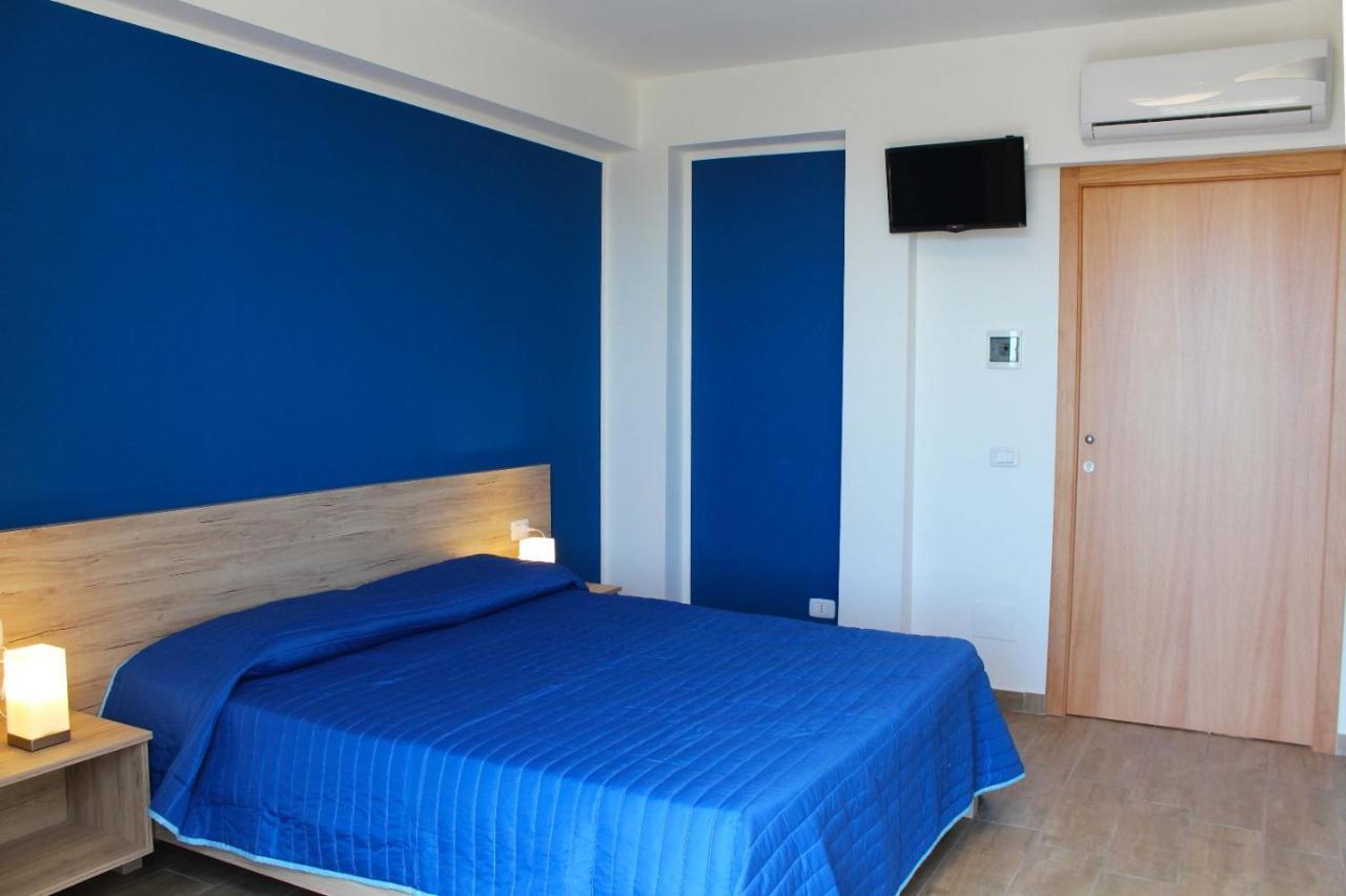 Bed Ponente Hotel Isola delle Femmine Exterior foto