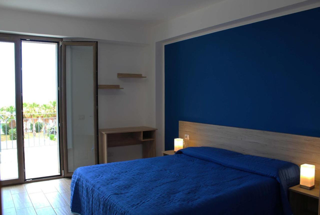 Bed Ponente Hotel Isola delle Femmine Exterior foto
